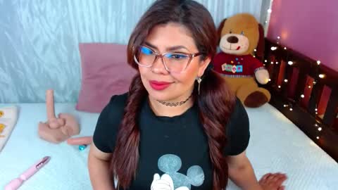 Queenamazon  online show from 10-27-25, 03:16