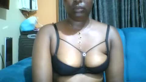 queenbella780 online show from 05-15-26, 03:57