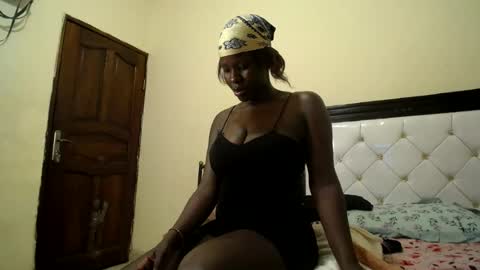 Snapshot of queencila chatting on 07-16-26, 05:08 queencila online show from 07-16-26, 05:08