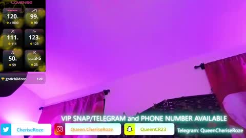 Snapshot of queencroze chatting on 03-08-25, 05:49 Queen Cherise Roze online show from 03-08-25, 05:49