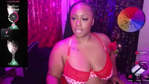 Snapshot of queencroze chatting on 11-11-25, 05:24 Queen Cherise Roze online show from 11-11-25, 05:24