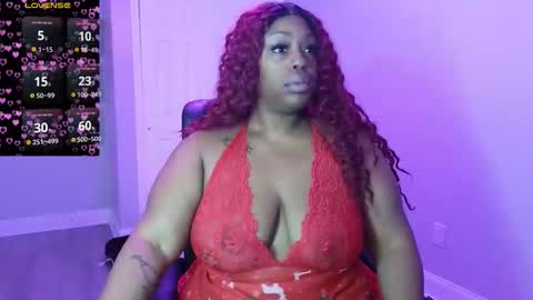 Snapshot of queencroze chatting on 12-22-25, 04:48 Queen Cherise Roze online show from 12-22-25, 04:48