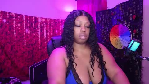Snapshot of queencroze chatting on 02-08-26, 07:39 Queen Cherise Roze online show from 02-08-26, 07:39