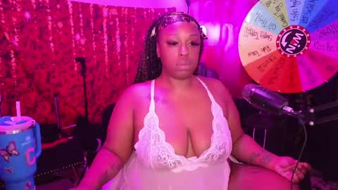 Snapshot of queencroze chatting on 05-26-26, 04:58 Queen Cherise Roze online show from 05-26-26, 04:58