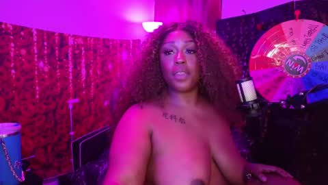 Snapshot of queencroze chatting on 06-20-26, 04:04 Queen Cherise Roze online show from 06-20-26, 04:04