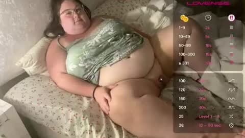 Snapshot of queencurvesph chatting on 07-31-26, 01:27 Queen curves online show from 07-31-26, 01:27