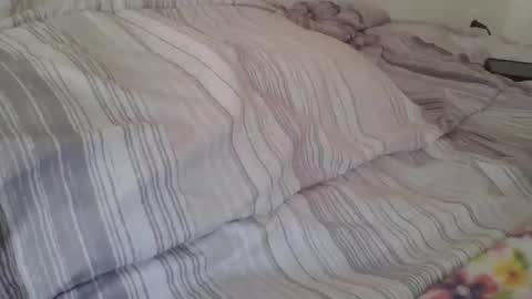 Snapshot of queenlavish chatting on 11-14-25, 02:49 queenlavish online show from 11-14-25, 02:49