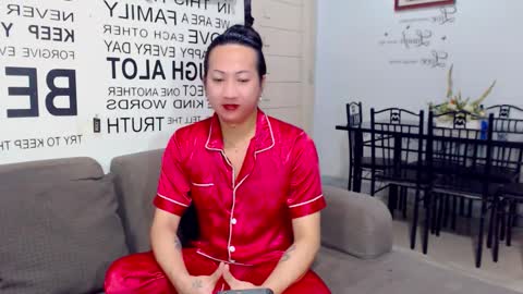 QUEEN online show from 02-25-26, 07:07