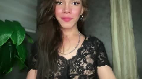 QUEEN online show from 11-21-25, 01:37