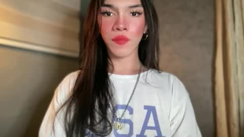Snapshot of queenn_xxx chatting on 05-09-26, 02:50 QUEEN online show from 05-09-26, 02:50