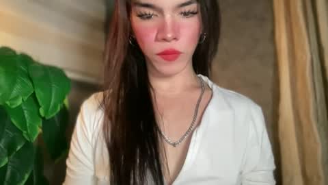 Snapshot of queenn_xxx chatting on 05-11-26, 08:28 QUEEN online show from 05-11-26, 08:28