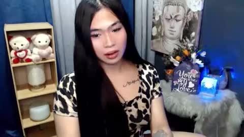 Snapshot of queenofcum169xx chatting on 04-27-26, 05:33 Mikka online show from 04-27-26, 05:33