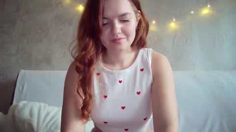 Snapshot of queenofmodels chatting on 02-05-25, 06:13 QueenOfModels online show from 02-05-25, 06:13