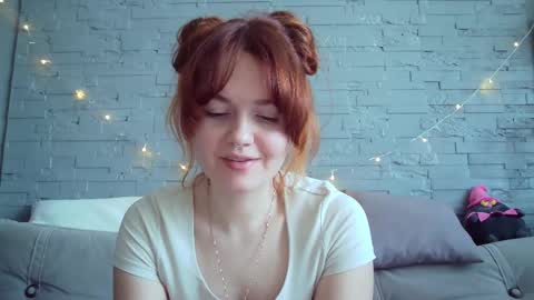 Snapshot of queenofmodels chatting on 03-04-25, 11:51 QueenOfModels online show from 03-04-25, 11:51