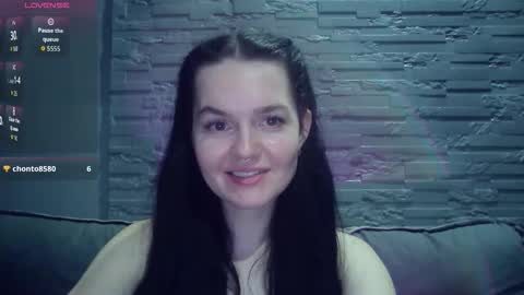 Snapshot of queenofmodels chatting on 02-06-26, 06:22 QueenOfModels online show from 02-06-26, 06:22