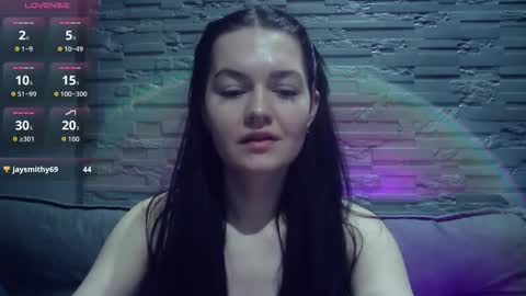 Snapshot of queenofmodels chatting on 02-13-26, 04:19 QueenOfModels online show from 02-13-26, 04:19