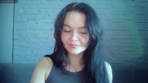 Snapshot of queenofmodels chatting on 02-15-26, 01:09 QueenOfModels online show from 02-15-26, 01:09