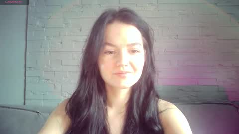 Snapshot of queenofmodels chatting on 02-18-26, 04:52 QueenOfModels online show from 02-18-26, 04:52