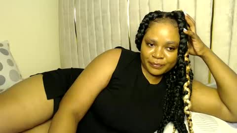 Snapshot of queenofsouls chatting on 03-12-25, 07:02 . online show from 03-12-25, 07:02