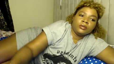 Snapshot of queenofsouls chatting on 09-23-25, 03:20 . online show from 09-23-25, 03:20