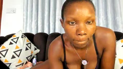Snapshot of queenoftease5 chatting on 08-01-26, 09:19 queenoftease5 online show from 08-01-26, 09:19