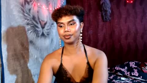 Snapshot of queenpinayebony_xx chatting on 06-21-26, 11:57 queenpinayebony_xx online show from 06-21-26, 11:57