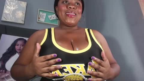 Snapshot of queenrachelbrown chatting on 04-24-26, 11:56 queenrachelbrown online show from 04-24-26, 11:56