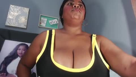 Snapshot of queenrachelbrown chatting on 04-26-26, 11:41 queenrachelbrown online show from 04-26-26, 11:41