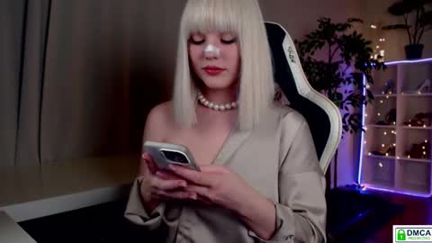 Queensy online show from 03-01-26, 05:04