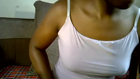 Snapshot of queentasha0 chatting on 06-19-26, 06:23 queentasha0 online show from 06-19-26, 06:23