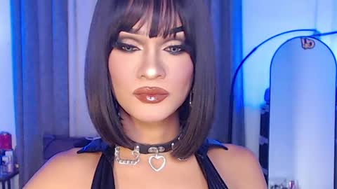 Snapshot of queenvalentinats chatting on 12-24-24, 01:59 ValentinaMoone online show from 12-24-24, 01:59