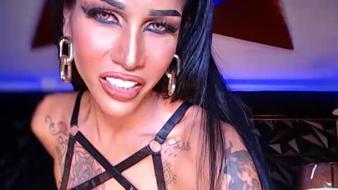 Snapshot of queenvalentinats chatting on 02-13-25, 02:34 ValentinaMoone online show from 02-13-25, 02:34
