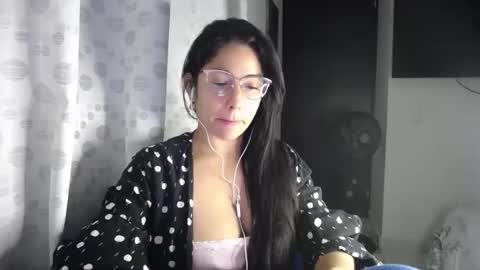 Snapshot of queenvictoria2023 chatting on 05-13-26, 05:05 Paola online show from 05-13-26, 05:05