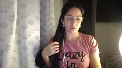 Snapshot of queenvictoria2023 chatting on 05-21-26, 03:13 Paola online show from 05-21-26, 03:13