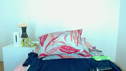 Snapshot of queenxjessi chatting on 09-25-25, 02:48 QUEENxJESSI online show from 09-25-25, 02:48