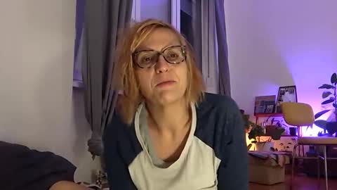 bi is from billy online show from 11-18-25, 09:52