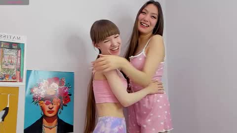 Snapshot of quietbloom chatting on 10-23-25, 06:23 Hello my name is Alia online show from 10-23-25, 06:23