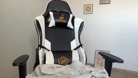 Quinnyelena online show from 11-05-25, 10:59