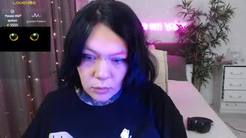 qwerty_annie online show from 03-10-26, 04:06