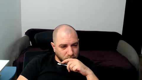 Snapshot of r0bila chatting on 10-17-25, 07:05 R0bila online show from 10-17-25, 07:05