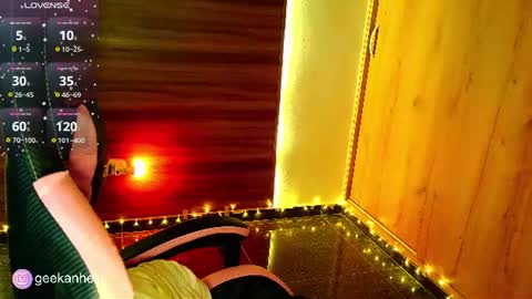Snapshot of r0ttenangel chatting on 06-13-26, 04:54 Angel online show from 06-13-26, 04:54