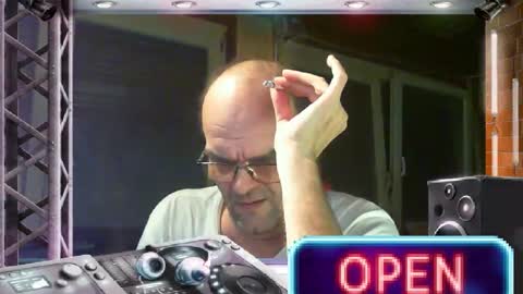 Snapshot of r_2d2_ chatting on 02-02-25, 12:09 dj mike online show from 02-02-25, 12:09
