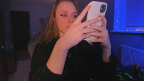 Snapshot of rachel_passion chatting on 12-15-24, 06:07 Diana online show from 12-15-24, 06:07