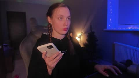 Snapshot of rachel_passion chatting on 12-17-24, 11:27 Diana online show from 12-17-24, 11:27