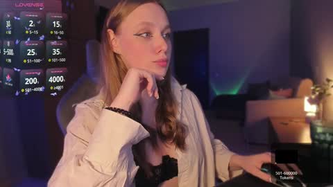 Snapshot of rachel_passion chatting on 12-20-24, 07:44 Diana online show from 12-20-24, 07:44