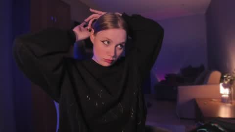 Snapshot of rachel_passion chatting on 12-21-24, 09:25 Diana online show from 12-21-24, 09:25