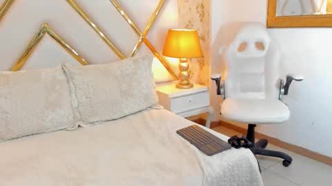 Rachell online show from 12-17-25, 09:43