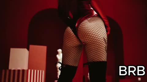 Snapshot of rachelqueen_ chatting on 12-13-24, 06:59  Miko Pleasee help me get 100 likes online show from 12-13-24, 06:59