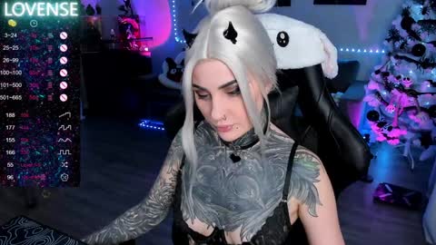 Snapshot of rachelqueen_ chatting on 01-11-25, 08:10  Miko Pleasee help me get 100 likes online show from 01-11-25, 08:10