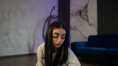 Ann online show from 04-12-26, 04:17